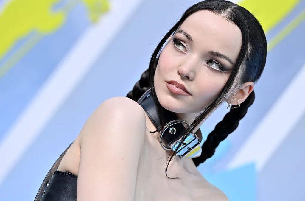 How to Wear the Black Lip Gloss Trend