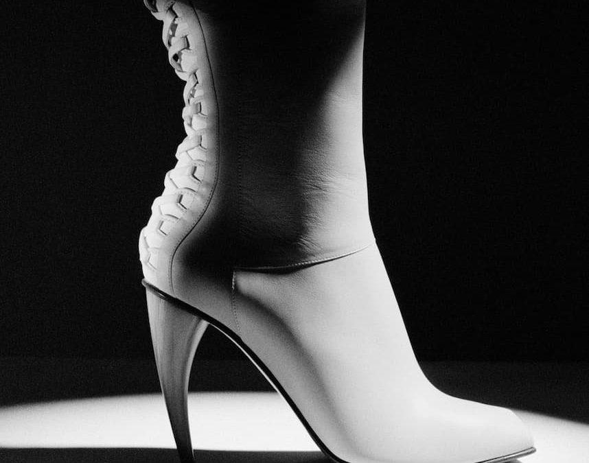 AnOther Loves: A Cavalier Bucket Fold Boot